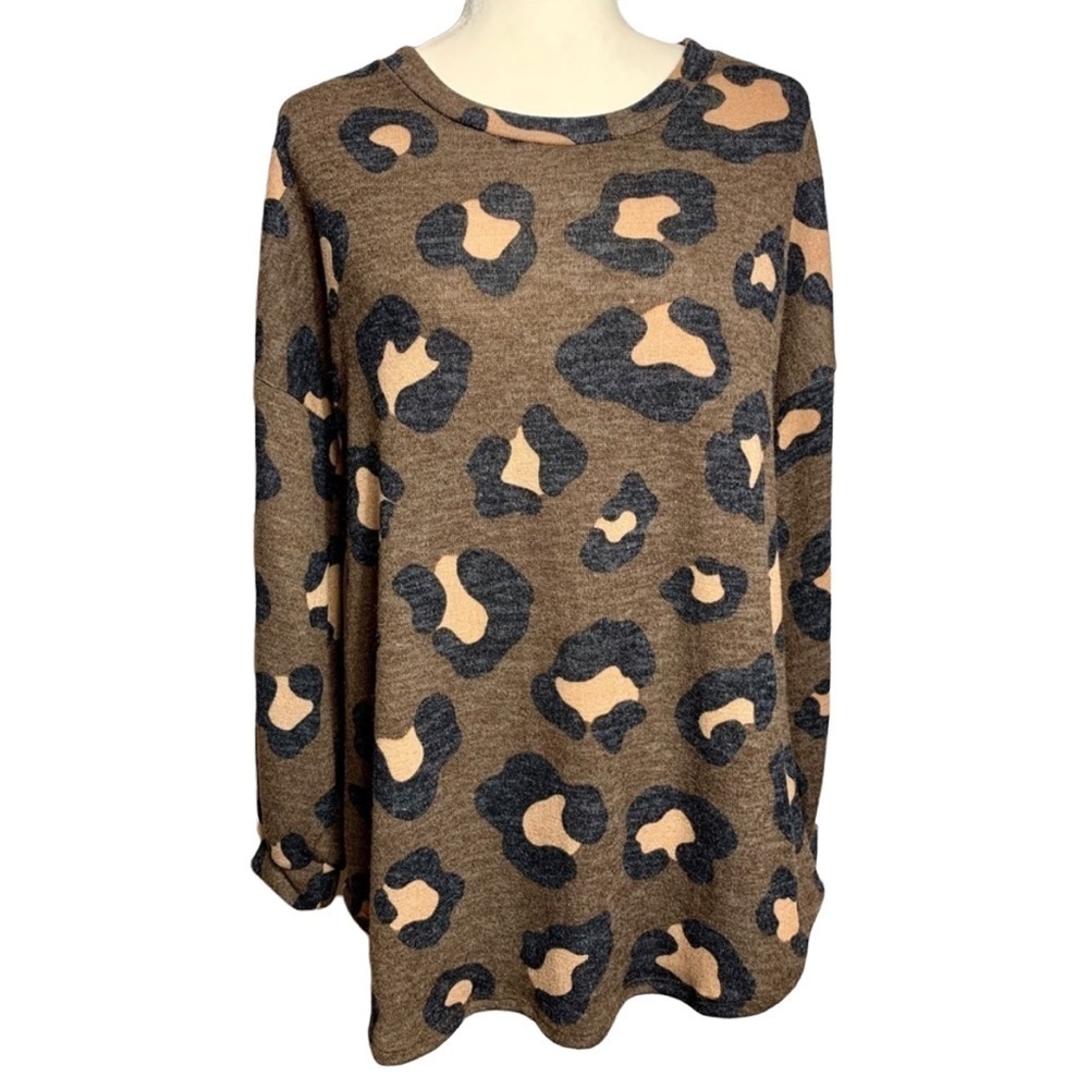 Leopard Print Top - Picture 2 of 3